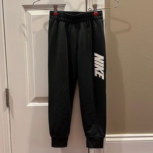Nike joggers, boy size 6